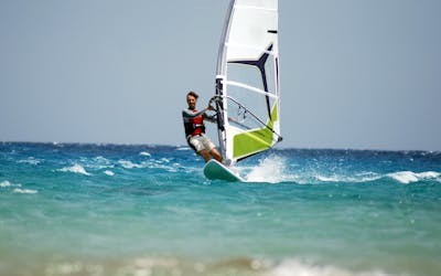 Curso experimental de windsurf Zingst